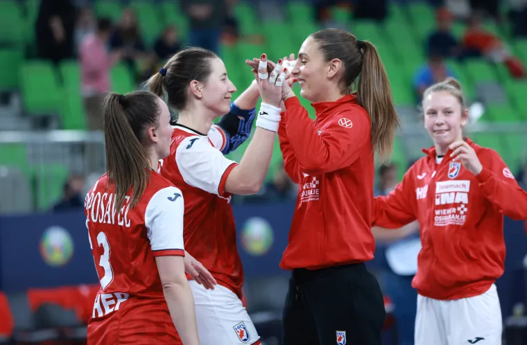 Noć u kojoj su kraljice ponovno sijale: Pogledajte veliko slavlje igračica i navijača nakon pobjede