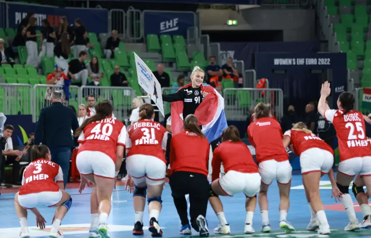 Noć u kojoj su kraljice ponovno sijale: Pogledajte veliko slavlje igračica i navijača nakon pobjede