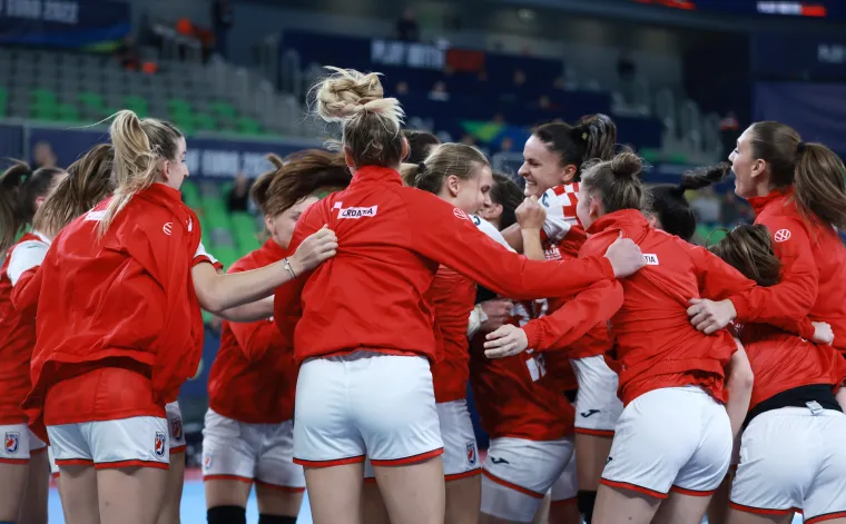 Noć u kojoj su kraljice ponovno sijale: Pogledajte veliko slavlje igračica i navijača nakon pobjede