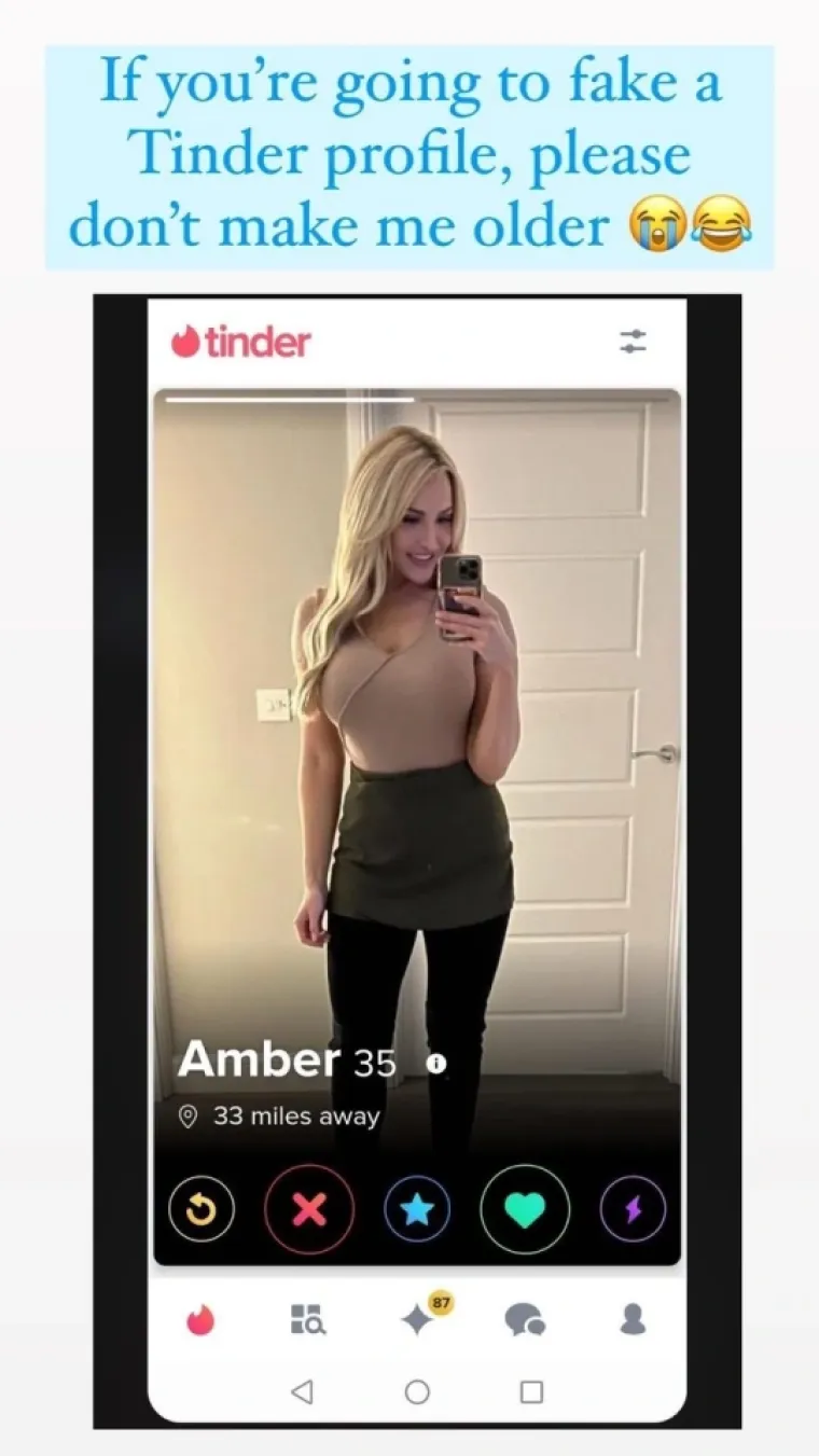 Britanskoj Diletti napravili lažni Tinder: Bit će vam jasno i zašto kada vidite njezine provokativne fotografije