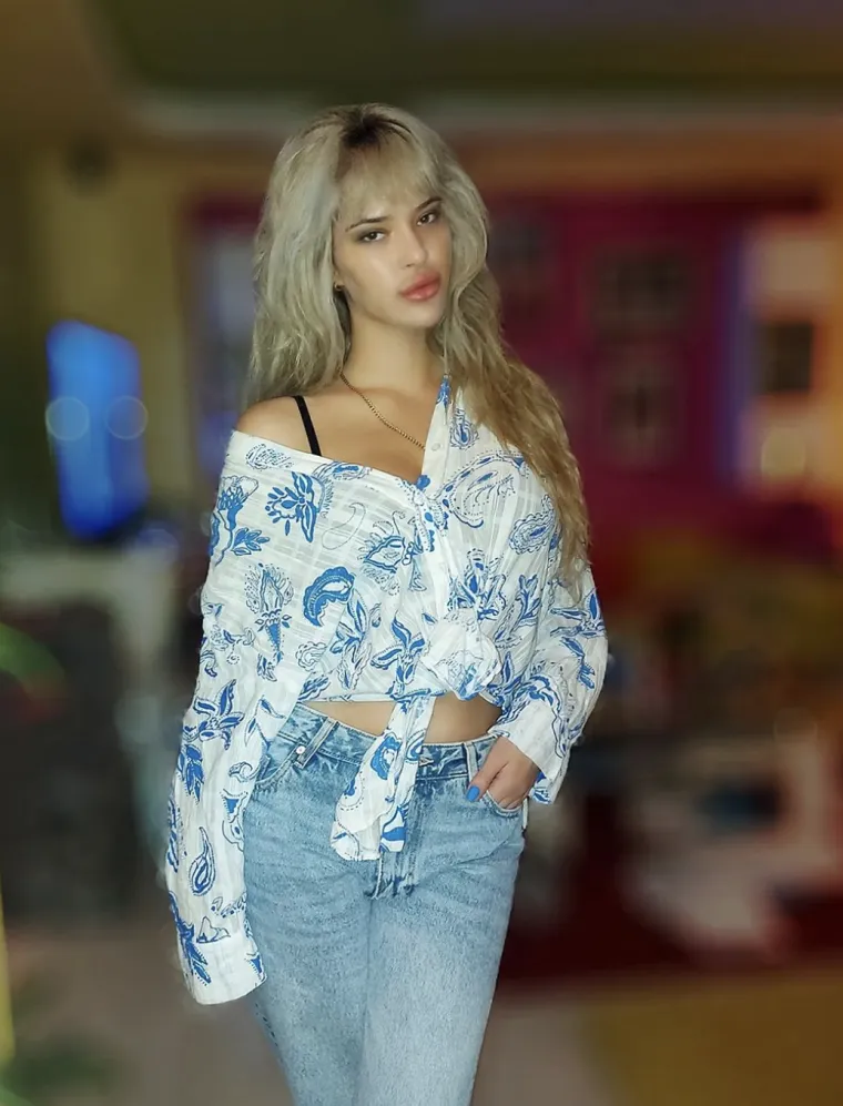 Trebala bi nastaviti učiti, jer kako vrijeme prolazi, znanje i obrazovanje će se sve vi&scaron;e cijeniti, a mama je tu kao vjetar u leđa&rdquo;, prenosi Blic.rs riječi ponosne mame.