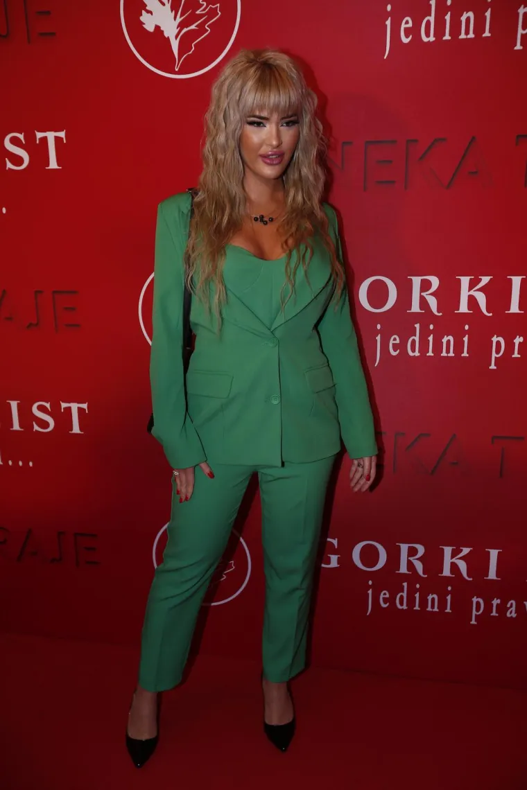 Mama Jasna i kći Lea Milenković nakon silnih korekcija liče kao jaje jajetu, ali pr&scaron;te od ponosa: 'Moje lice je dokaz da Bog postoji'