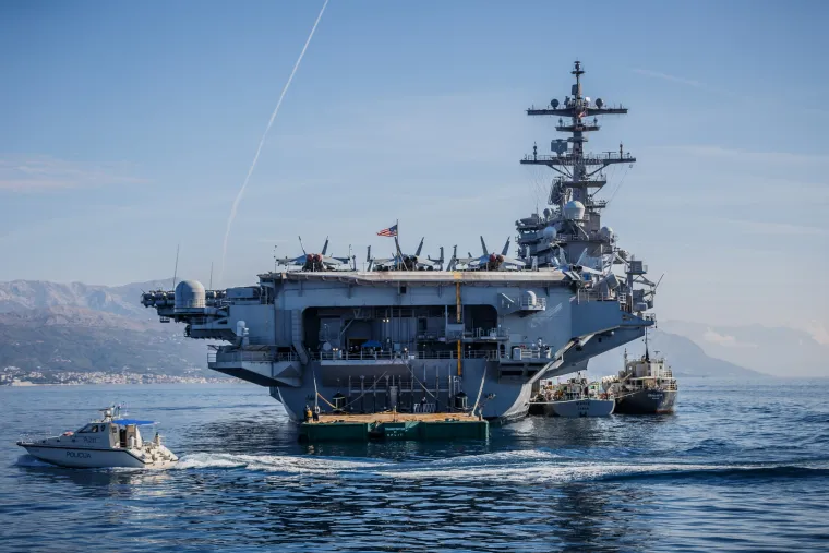 Novinari na američkoj grdosiji od 100.000 tona: 'U minuti i pol možemo lansirati 4 aviona'