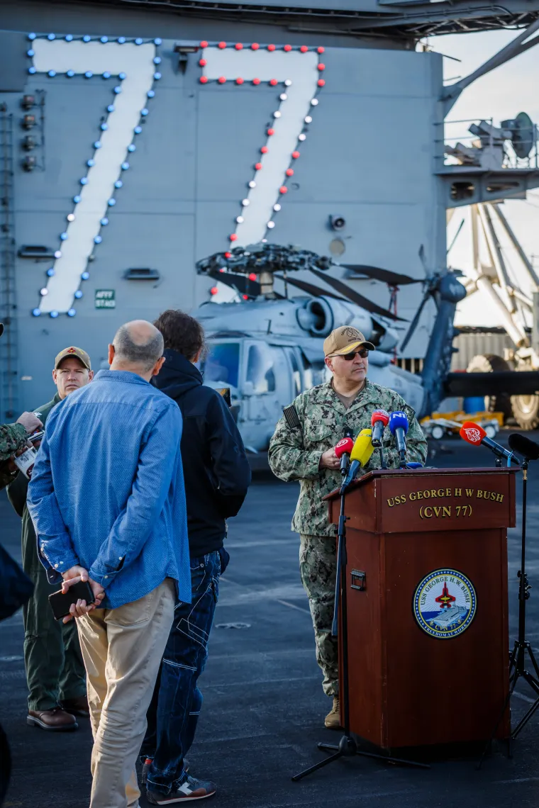 Novinari na američkoj grdosiji od 100.000 tona: 'U minuti i pol možemo lansirati 4 aviona'