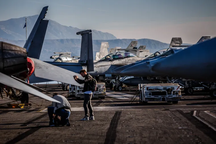 Novinari na američkoj grdosiji od 100.000 tona: 'U minuti i pol možemo lansirati 4 aviona'