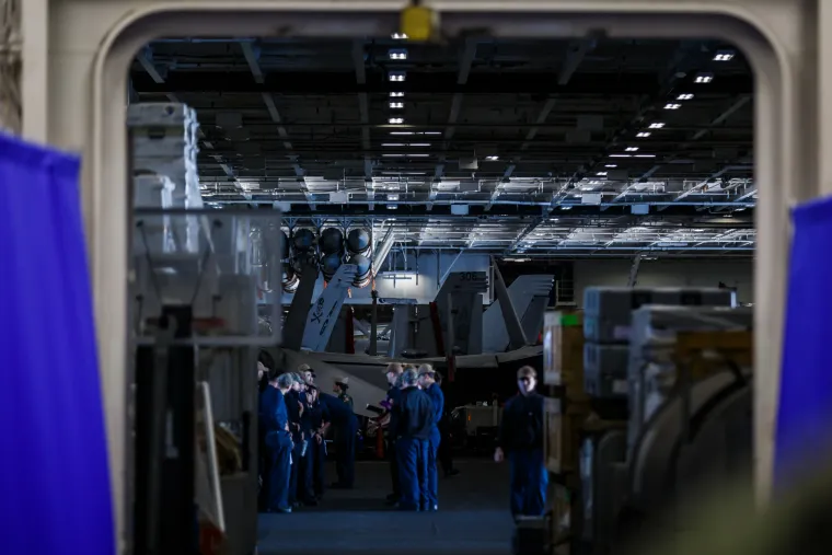 Novinari na američkoj grdosiji od 100.000 tona: 'U minuti i pol možemo lansirati 4 aviona'