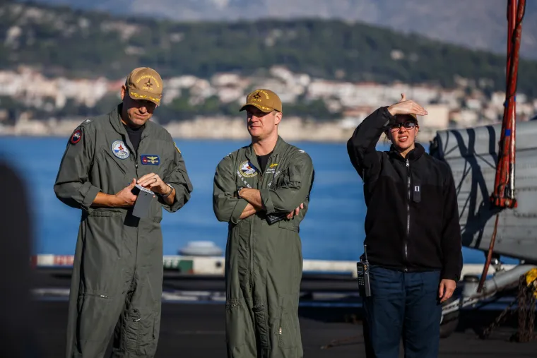 Novinari na američkoj grdosiji od 100.000 tona: 'U minuti i pol možemo lansirati 4 aviona'