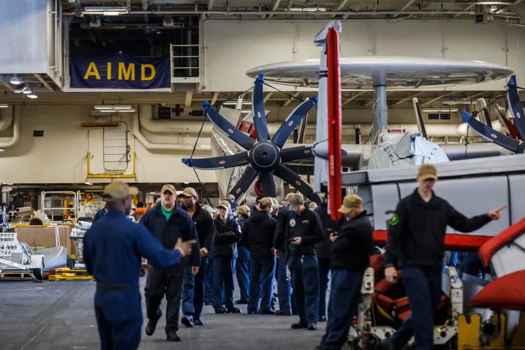 Novinari na američkoj grdosiji od 100.000 tona: 'U minuti i pol možemo lansirati 4 aviona'