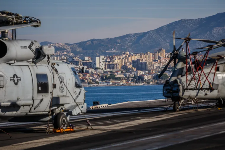 Novinari na američkoj grdosiji od 100.000 tona: 'U minuti i pol možemo lansirati 4 aviona'