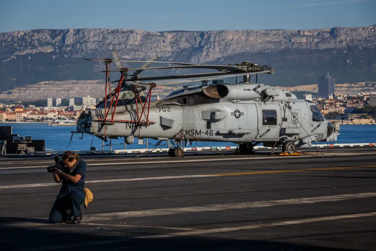 Novinari na američkoj grdosiji od 100.000 tona: 'U minuti i pol možemo lansirati 4 aviona'