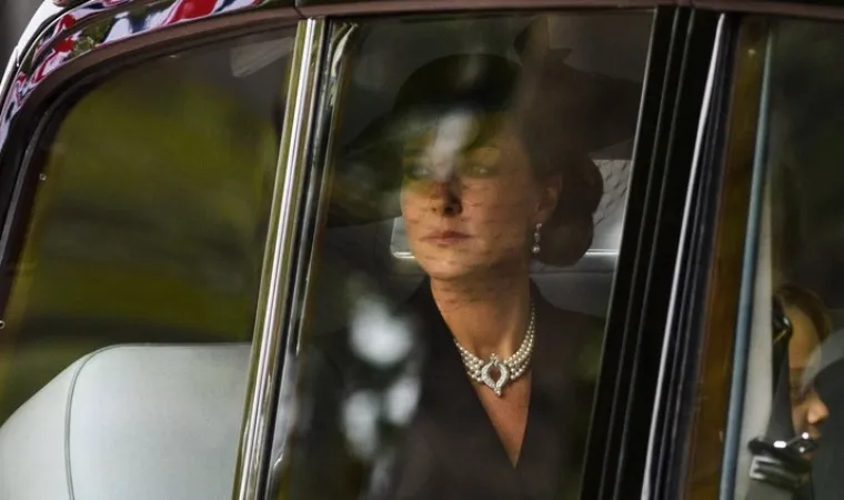 Osim toga, Kate je u posljednje vrijeme sve više &quot;taktilna&quot; s Williamom u javnosti: &quot;Nedavno smo vidjeli par koji zajedno izgleda daleko opuštenije i razigranije&quot;, otkrili su stručnjaci. 