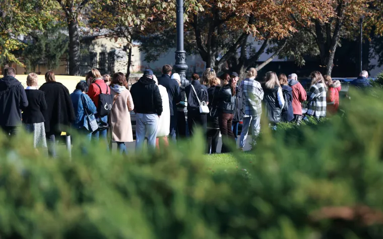 Ogromne gužve ispred zagrebačkog HNK! Svi čekaju ulaznice za bajkovitog Orašara