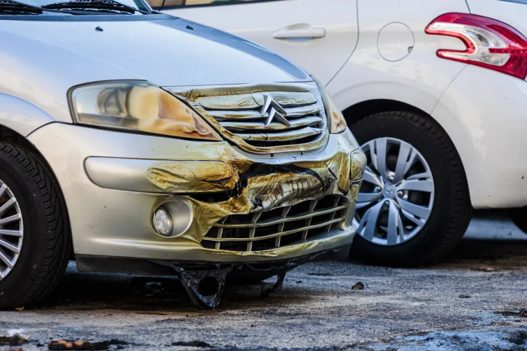 Pogledajte prizore zgari&scaron;ta dan poslije noći u kojoj su gorjeli kontejneri i automobili