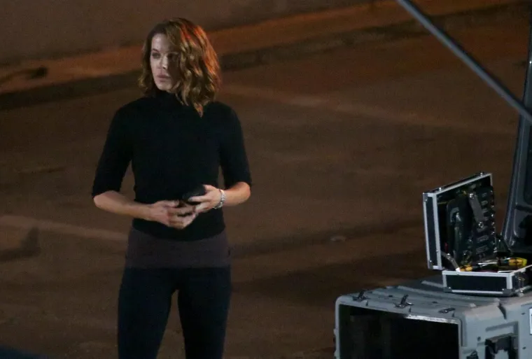 Kate Beckinsale izvodi brutalne vratolomije na snimanju filma: Pogledajte kako je visjela s drona i trčala po krovovima