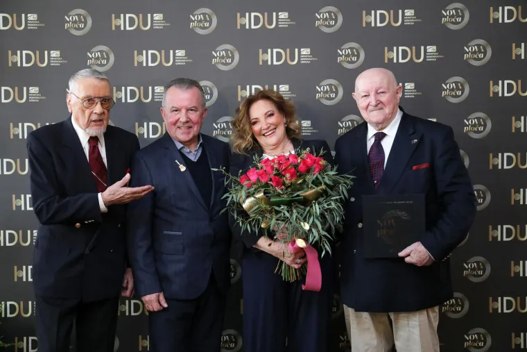 Stjepan Jimmy Stanić, direktor Croatia Recordsa Želimir Babogredac, Tereza Kesovija, Drago Diklić