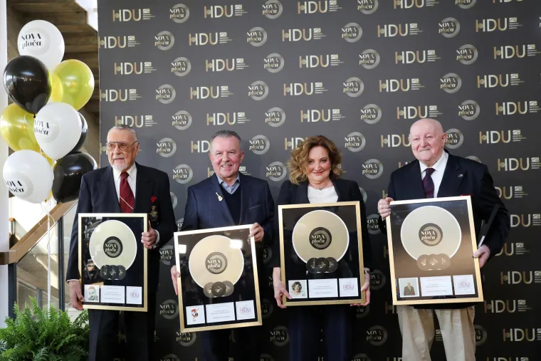 Stjepan Jimmy Stanić, direktor Croatia Recordsa Želimir Babogredac, Tereza Kesovija, Drago Diklić