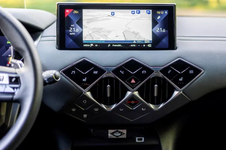 Kao dvostruki prvak u Formuli E (2019. i 2020.), brend je elektrificirao cijelu gamu i tako zauzeo vodeći položaj u području električne mobilnosti. 