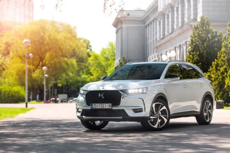 Koncept DS STORE kupcima će pružiti ekskluzivno iskustvo i ugođaj kupnje kakvo do sada nisu imali prilike iskusiti prilikom kupovine vozila.