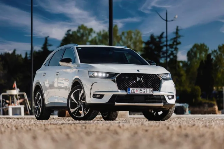 DS STORE Zagreb budućim će kupcima i korisnicima usluga približit pari&scaron;ki chic, pružiti ekskluzivno iskustvo brenda, ugođaj kupnje te vrhunsku kvalitetu usluga kakvo do sada nisu imali prilike iskusiti prilikom kupovine vozila.