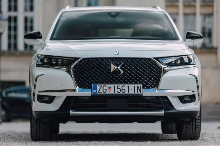 U Hrvatsku stigla nova marka automobila: Luksuzna vozila mame elegancijom i ljepotom, a vozi ih i francuski predsjednik