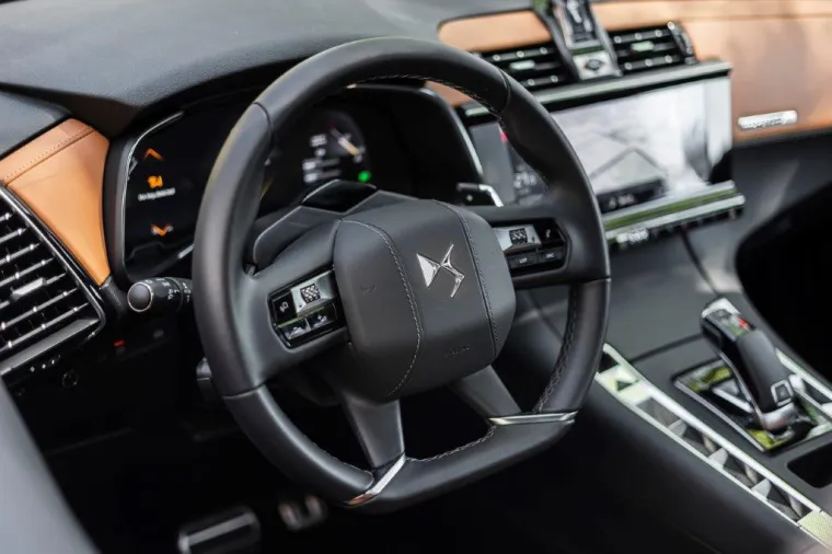 U Hrvatsku stigla nova marka automobila: Luksuzna vozila mame elegancijom i ljepotom, a vozi ih i francuski predsjednik