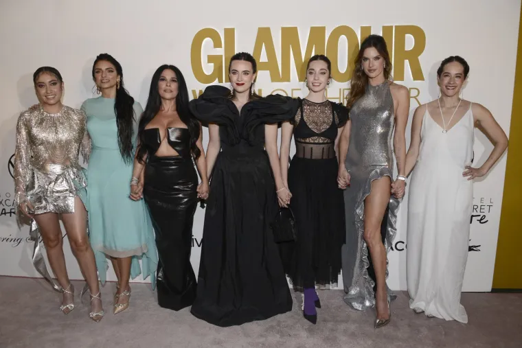 Aislinn Derbez, Martha Debayle, Farah Slim, Greta Elizondo, Alessandra Ambrosio, Ximena Sarińana