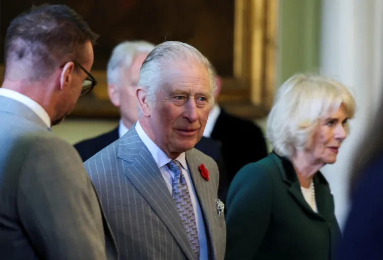 Charles i Camilla bili su u posjeti Yorkshireu kako bi odradili brojne kraljevske angažmane, a u York su došli kako bi otkrili kip pokojne kraljice Elizabete II., prvi koji je postavljen nakon njezine smrti.