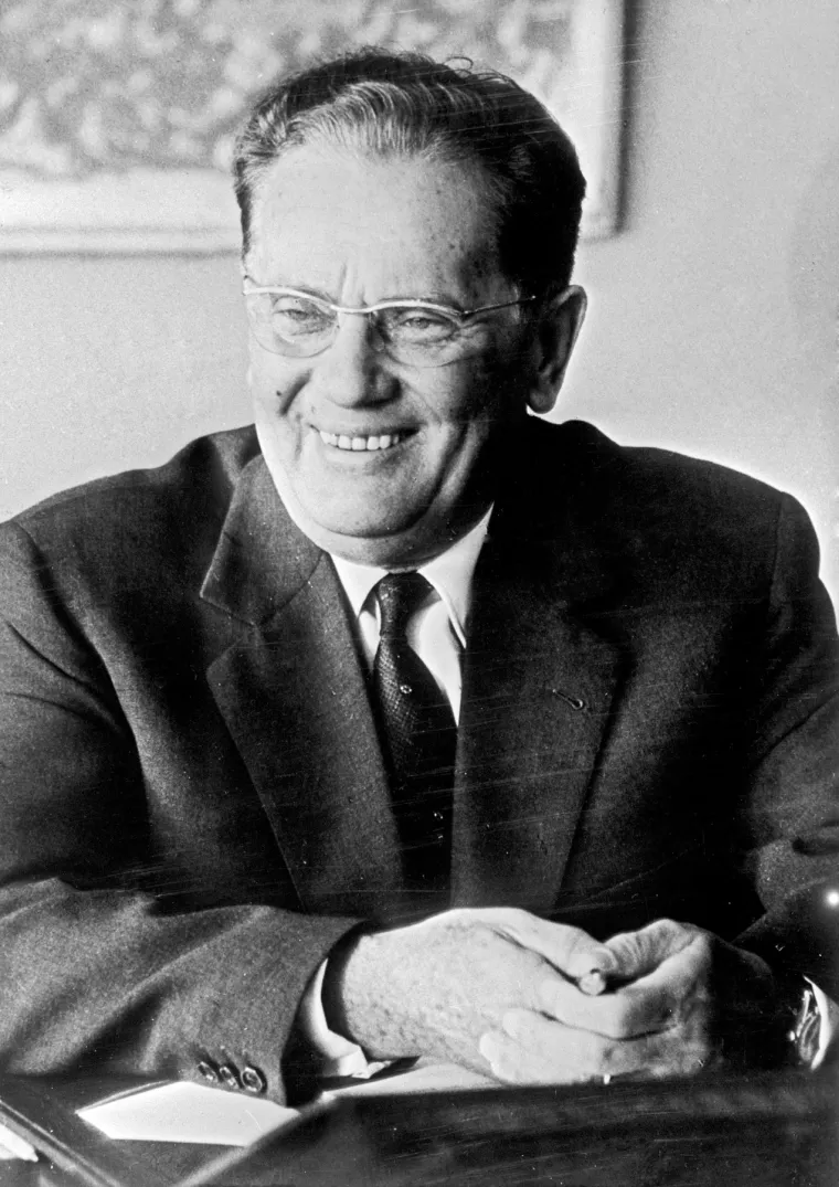 U jednoj njemačkoj bolnici su godinama poslije Laleviću prigovorili da je mrtvog čovjeka danima držao na respiratoru, na &scaron;to je on rekao: "Ja sam mu skinuo aparate koji su ga držali na životu. Ni u &scaron;ali se ne može reći da sam ga ja ubio. Deset minuta prije toga bio je mrtav. Nije mu bilo spasa."