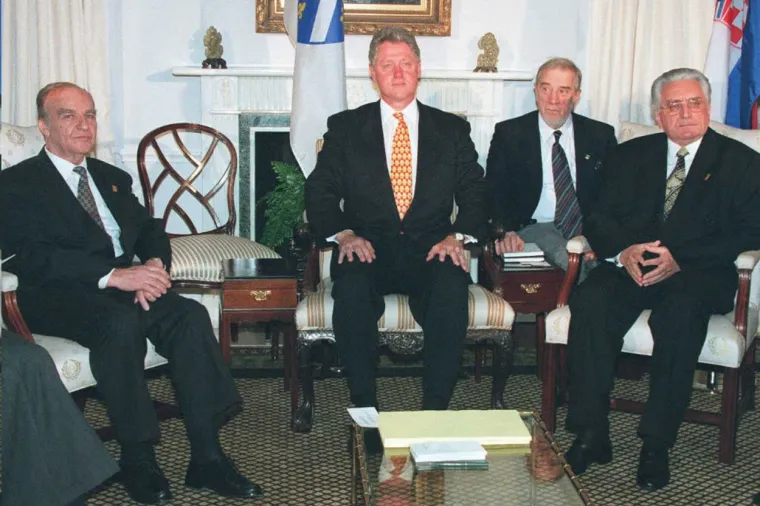 Naletjeli smo na fotografiju koja će zaboljeti mnoge HDZ-ovce, a i &scaron;ire: Pogledajte Tuđmana u izdanju u kakvom smo ga rijetko vidjeli