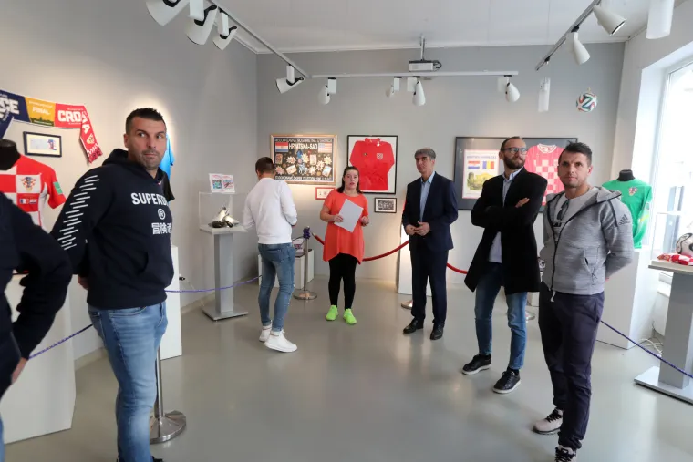 Ovdje igra Hrvatska! Ikonsku HNL braću zaintrigirao dres s prve utakmice Vatrenih u povijesti