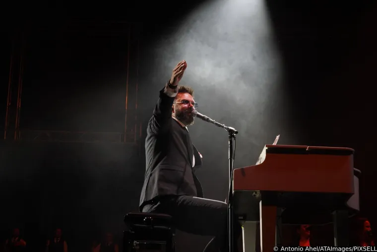 Petar Grašo svoju Hanu nije puštao iz ruku, a pogledajte tko je u publici - Nikolina Ristović u zanimljivoj pratnji!