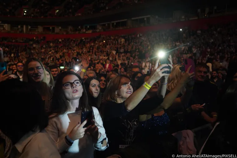Petar Gra&scaron;o svoju Hanu nije pu&scaron;tao iz ruku, a pogledajte tko je u publici - Nikolina Ristović u zanimljivoj pratnji!