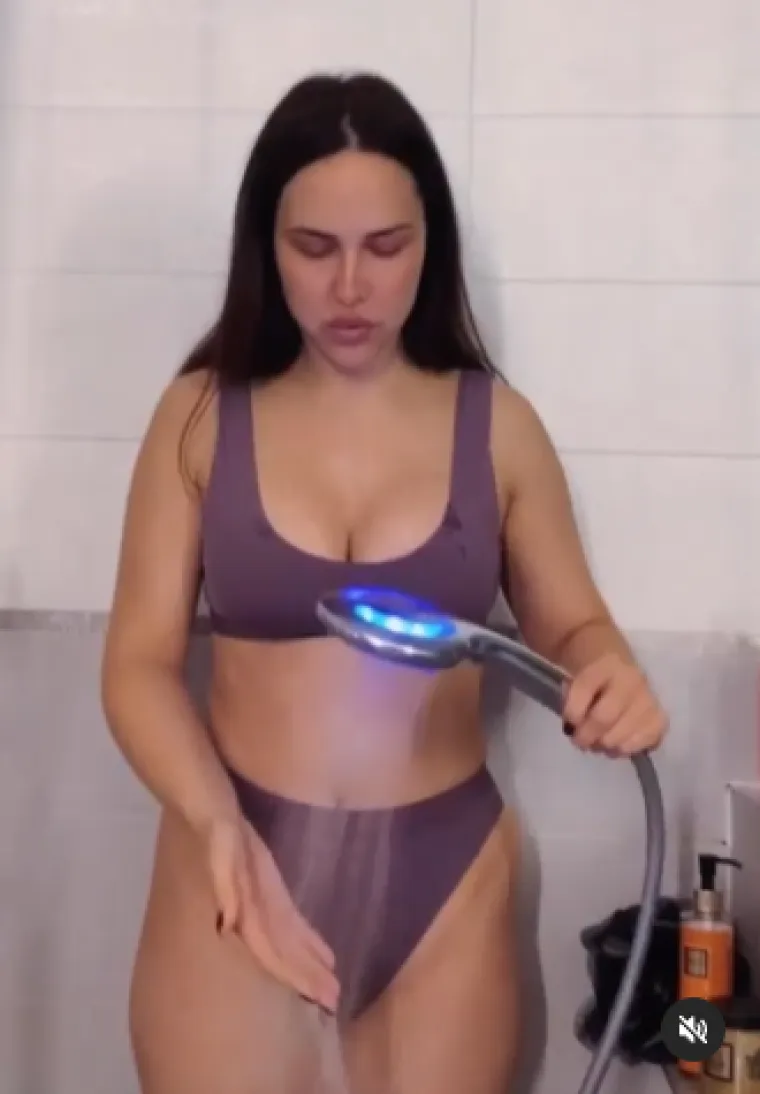 Lana Jurčević izazovnija nego ikad: Vrela slika pjevačice u kadi dijeli se kao blesava, ovakvu je jo&scaron; nismo vidjeli