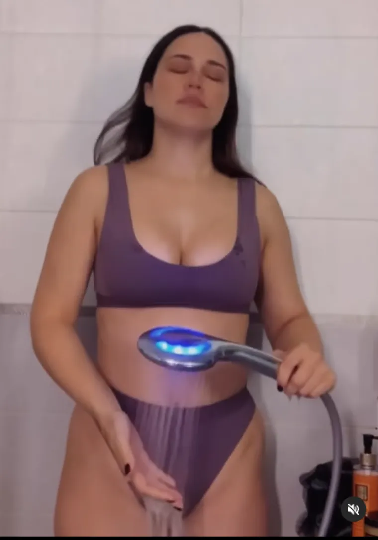 Lana Jurčević izazovnija nego ikad: Vrela slika pjevačice u kadi dijeli se kao blesava, ovakvu je jo&scaron; nismo vidjeli