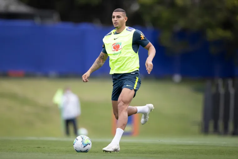 Diego Carlos (BRAZIL) - Pukla mu je Ahilova tetiva u pobjedi 2-1 nad Evertonom, a prve prognoze nisu bile dobre. Bilo je sigurno da se neće vratiti do kraja ove godine, a vrlo vjerojatno bi se tek trebao vratiti pred kraj sezone.