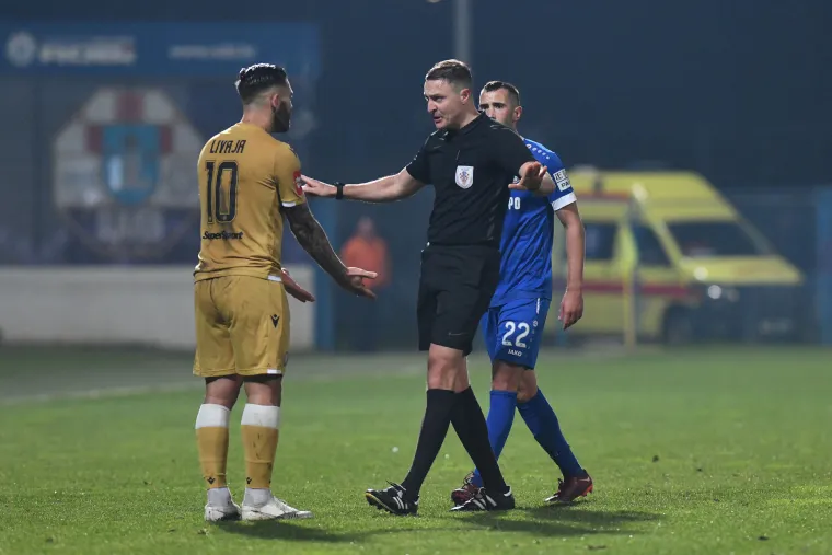 Evo kako je izgledao kaos u Koprivnici: Sucu doletjela stolica u glavu, Livaja smirivao