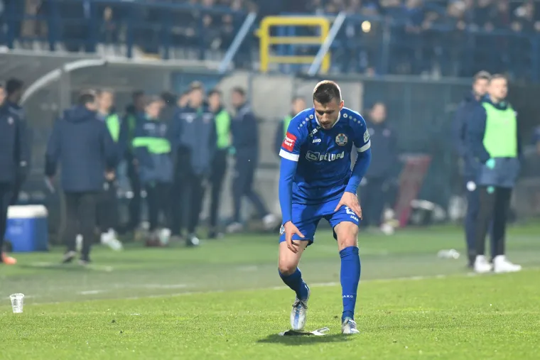 Evo kako je izgledao kaos u Koprivnici: Sucu doletjela stolica u glavu, Livaja smirivao