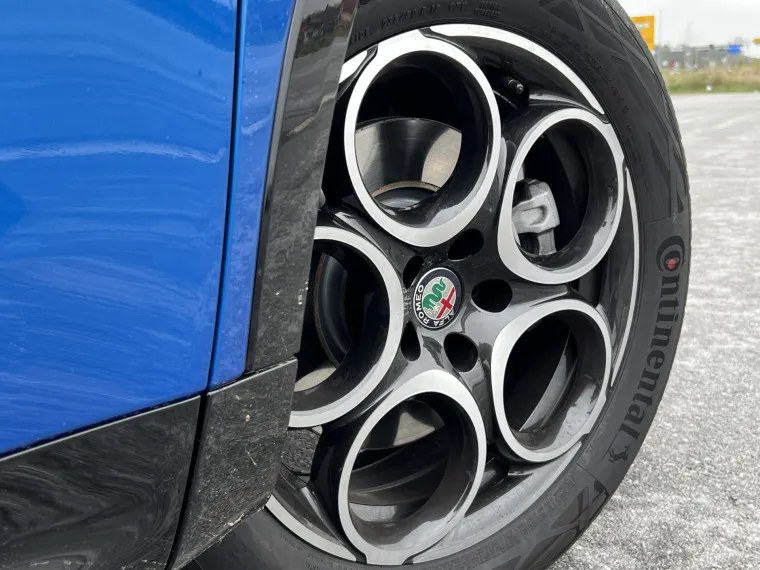 Tu si i poznate Alfine flege s krugovima poput brojčanika na starim telefonima