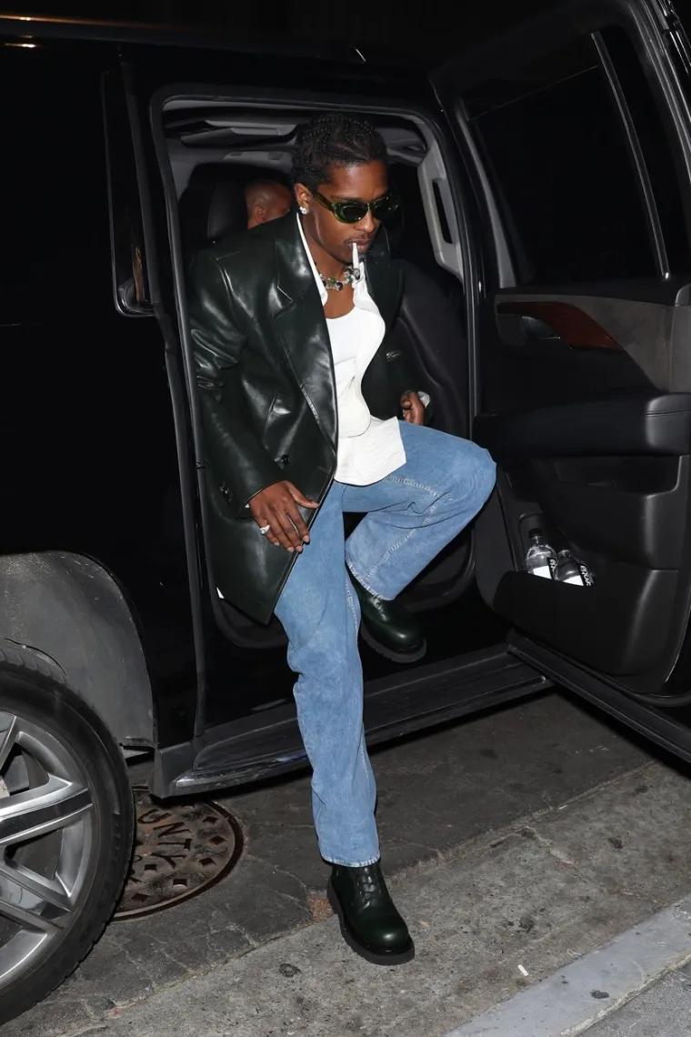 Rihanna i ASAP Rocky organizirali tulum od kojeg će sutra boljeti glava: Seksi domaćica izdominirala u lateksu