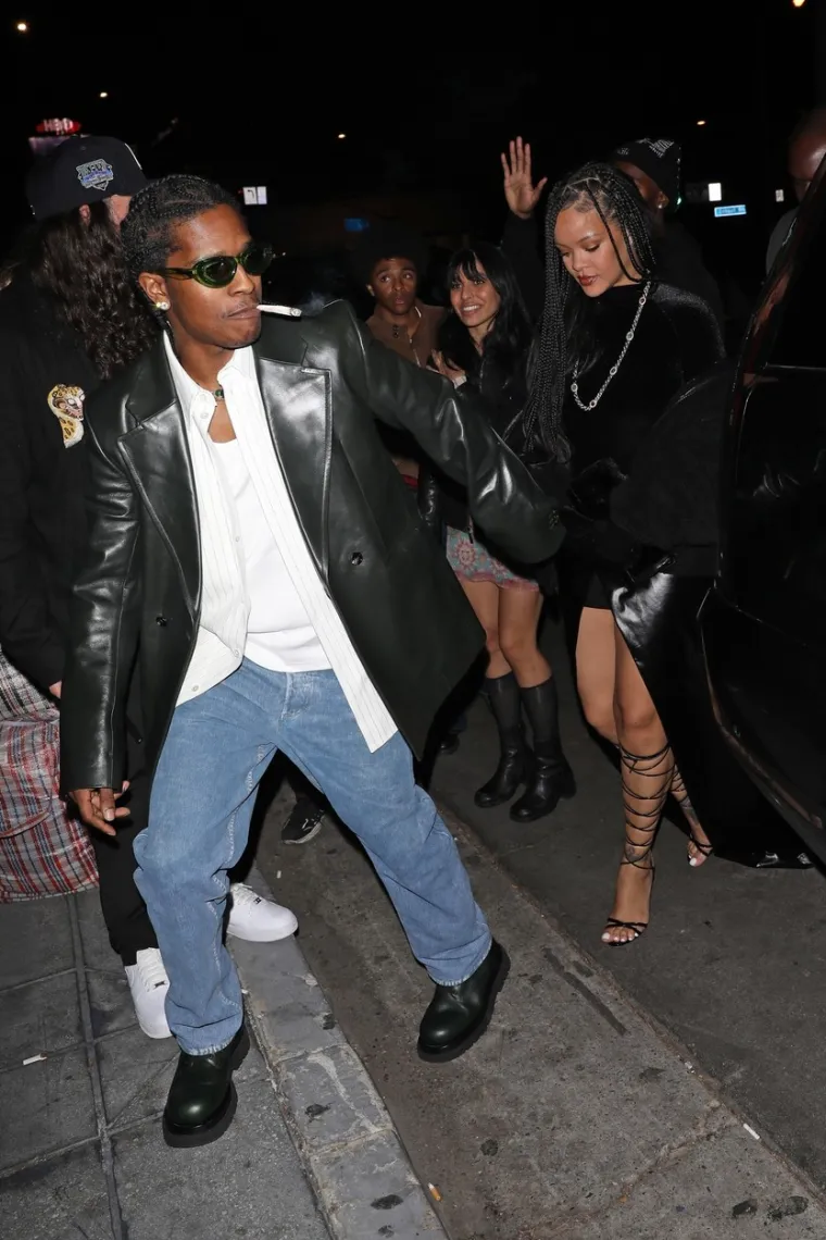 Rihanna i ASAP Rocky organizirali tulum od kojeg će sutra boljeti glava: Seksi domaćica izdominirala u lateksu