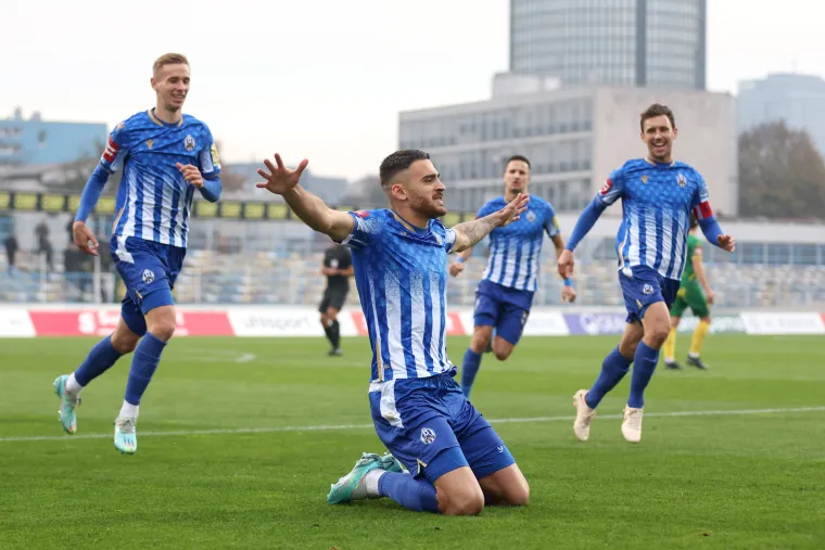 NAVIJAČKA GALERIJA Ružne scene u Koprivnici, brutalna poruka na Rujevici za kraj polusezone