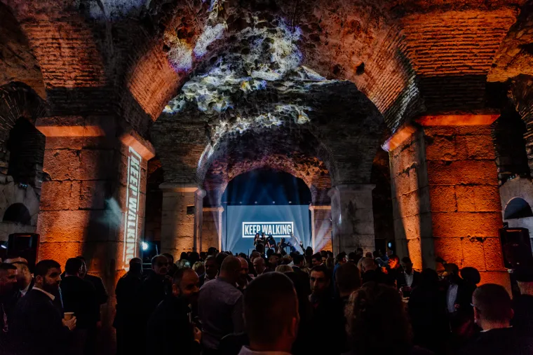 Sezona vrhunskih partyja u Splitu produžena je 'Keep walking' eventom
