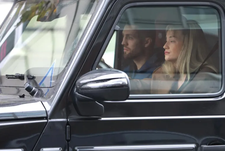 Vatreni su se okupili uoči leta za Katar: Pogledajte u kakvim su bijesnim autima stigli