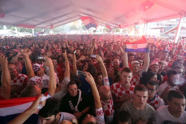 Ni&scaron;ta od Vatrenih na trgovima: Ovako smo ih pratili prije četiri godine na putu do srebra