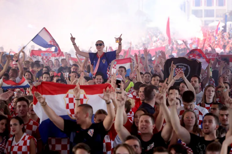 Ni&scaron;ta od Vatrenih na trgovima: Ovako smo ih pratili prije četiri godine na putu do srebra