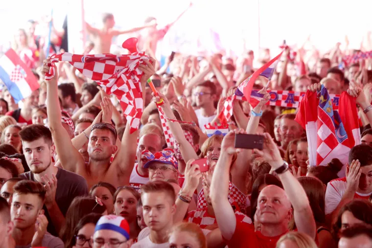 Ni&scaron;ta od Vatrenih na trgovima: Ovako smo ih pratili prije četiri godine na putu do srebra