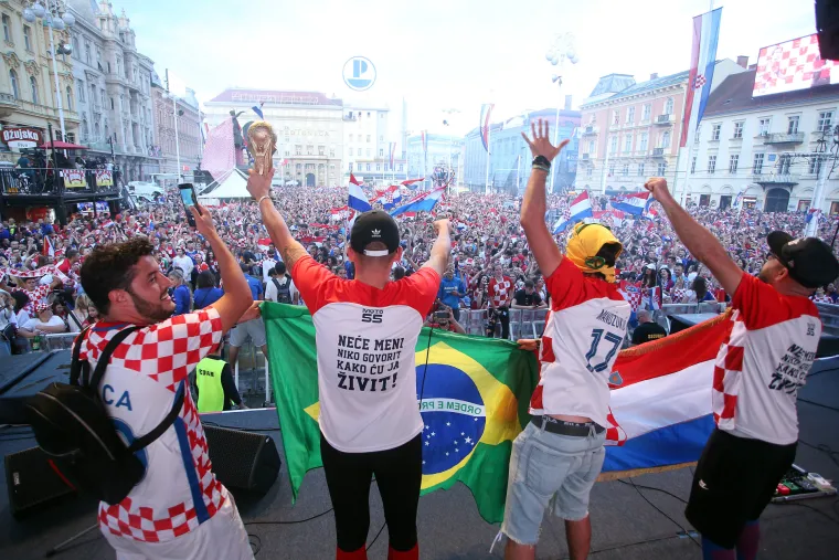 Ni&scaron;ta od Vatrenih na trgovima: Ovako smo ih pratili prije četiri godine na putu do srebra