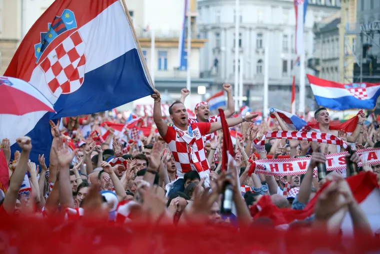 Ni&scaron;ta od Vatrenih na trgovima: Ovako smo ih pratili prije četiri godine na putu do srebra