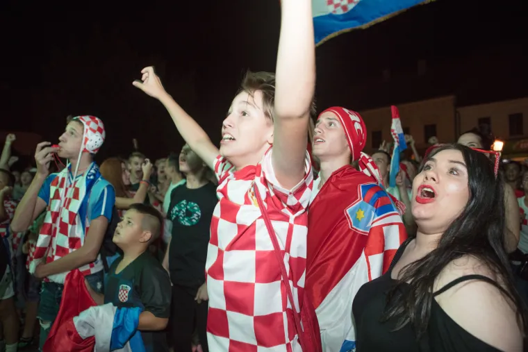 Ni&scaron;ta od Vatrenih na trgovima: Ovako smo ih pratili prije četiri godine na putu do srebra