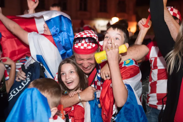 Ni&scaron;ta od Vatrenih na trgovima: Ovako smo ih pratili prije četiri godine na putu do srebra